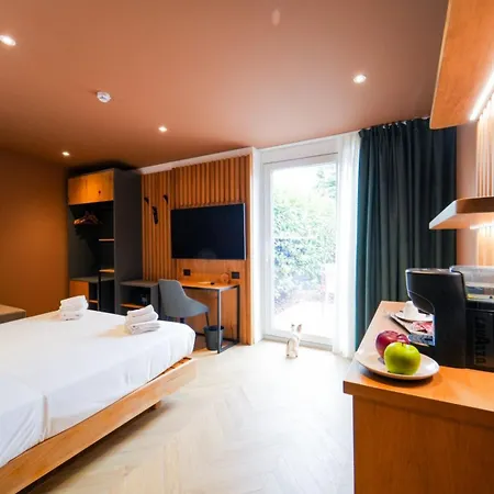 Western Arya Hotel 3*