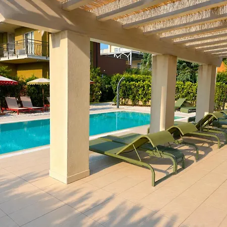Western Arya Hotel 3*