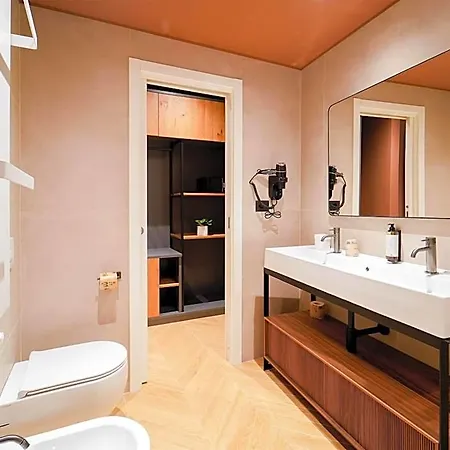 Western Arya Hotel