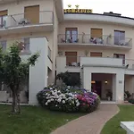 Western Arya Sirmione