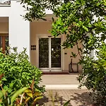 Western Arya Hotel 3*