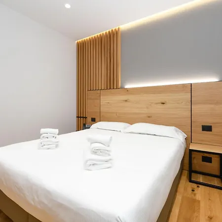 Western Arya Hotel