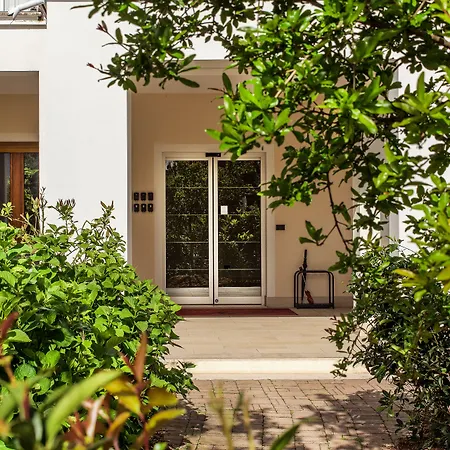 Western Arya Hotel 3*